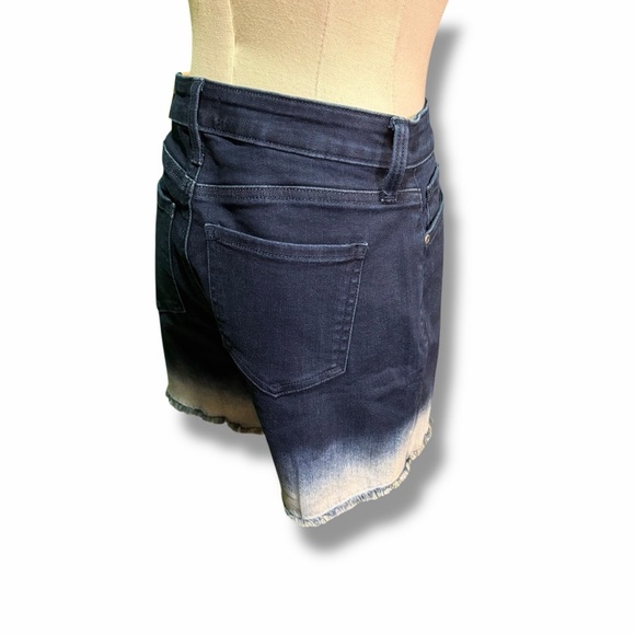 NWT NYDJ High-Rise Dip-Dyed Dark Wash Denim Shorts with Raw Hem Size 0 - Picture 10 of 13